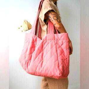 NWOT quilted Shoulder tote bag